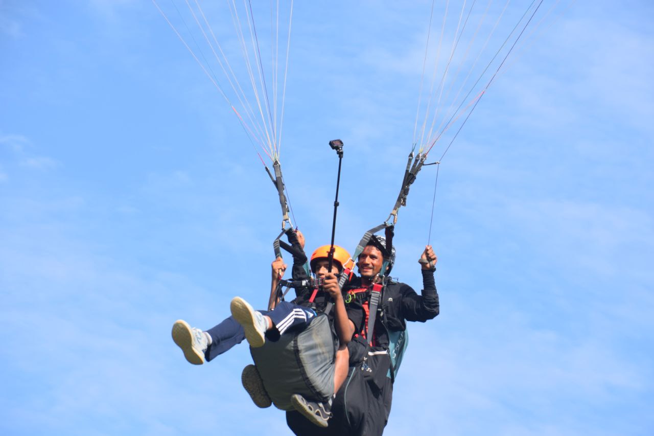 paragliding in Dharamshala